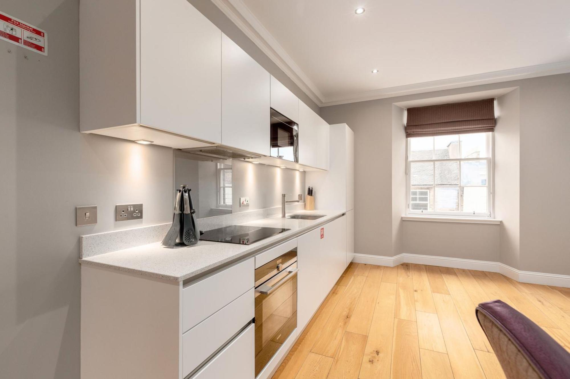 Destiny Scotland - Princes Street Residence Édimbourg Extérieur photo