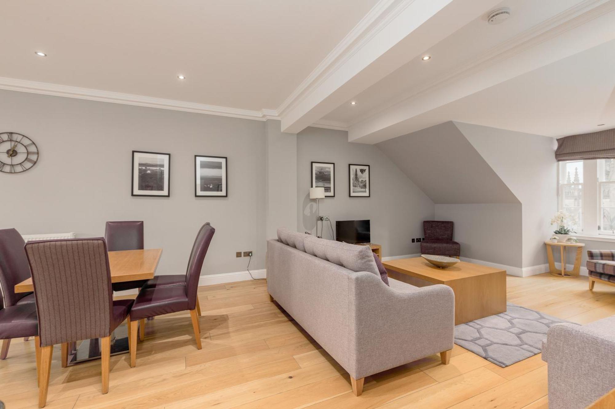 Destiny Scotland - Princes Street Residence Édimbourg Extérieur photo